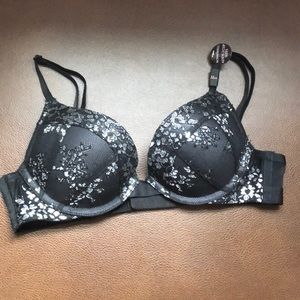 Victoria’s Secret bombshell bra